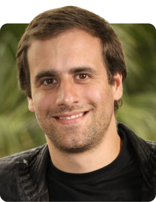 Diogo, SVP of Engineering at Feedzai, leads product, platform engineering, and security teams, ensuring top-tier performance and reliability in service delivery.